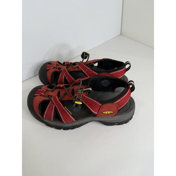 KEEN Newport H2 Sandals Red Closed Toe Waterproof Youth 5 Women 7 Hiking Outdoor - Picture 7 of 8
